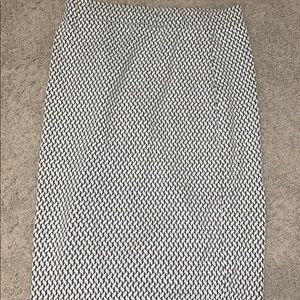 patterned pencil skirt